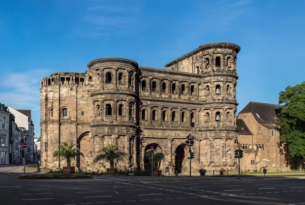 Porta Nigra in Trier - Wahrzeichen der Stadt wo Guido Arnoldi ETA Elektrotechnik ansässig ist